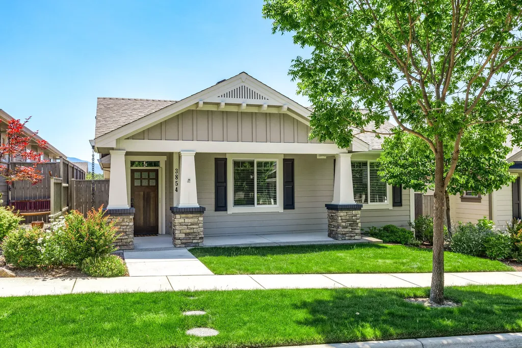 3854 Windgate Street Medford OR 97504