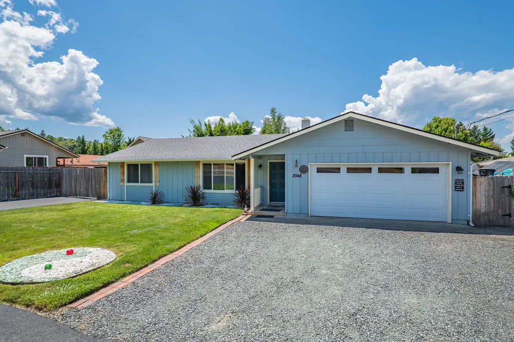 2048 Hamilton Lane Grants Pass OR 97527