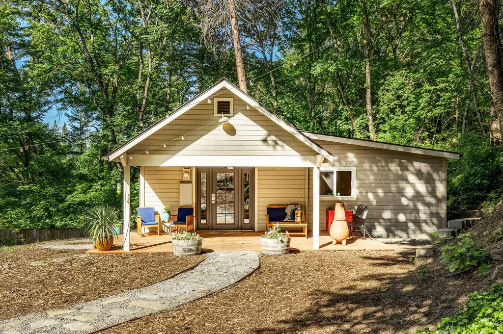 6883 Coleman Creek Road Medford OR 97501