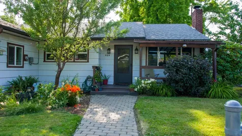 909 SE N Street Grants Pass OR 97526