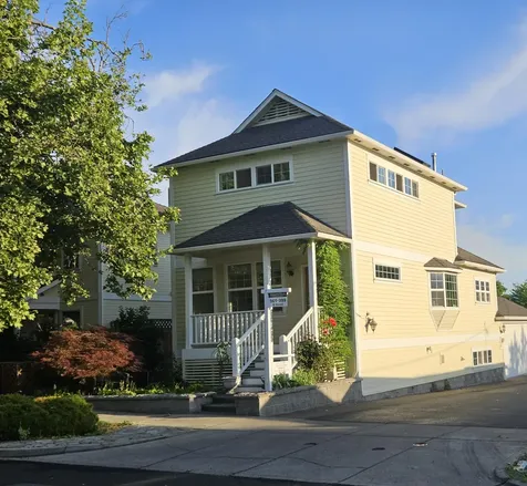 961 B Street Ashland OR 97520