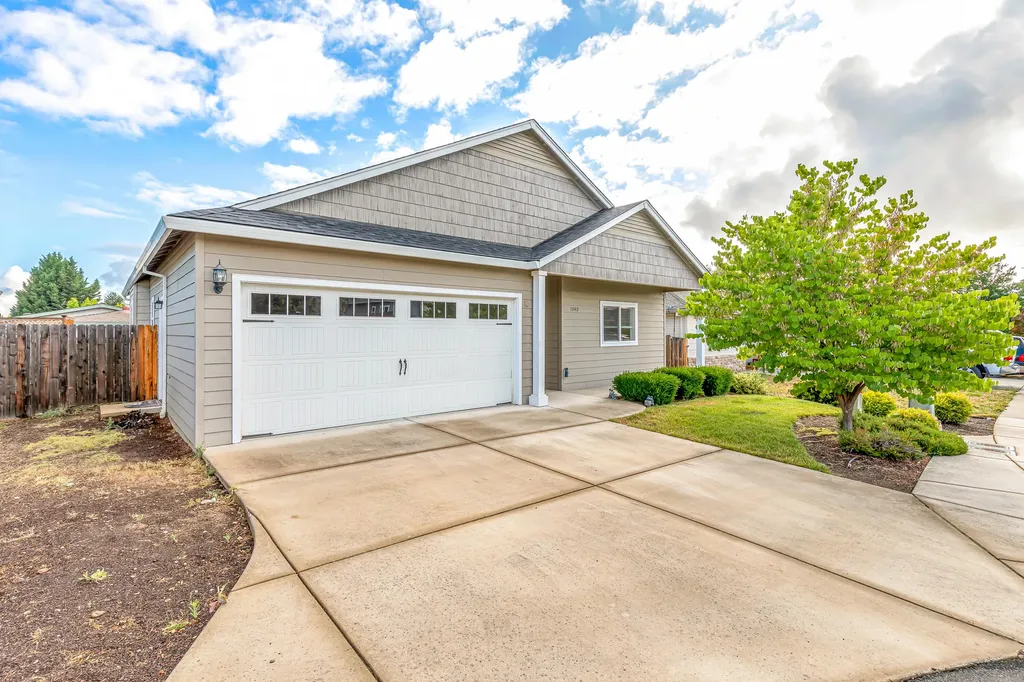 1340 Swayze Lane Medford OR 97501