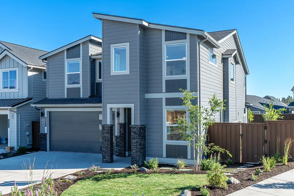 3034 NE Red Jasper Place Bend OR 97701