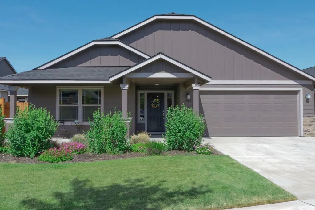 463 NW 30th Street Redmond OR 97756