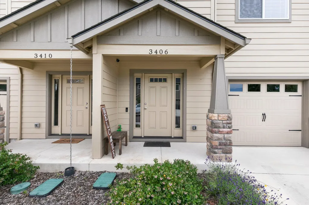 3406 Sharon Way White City OR 97503