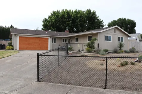 1700 Camellia Avenue Medford OR 97504