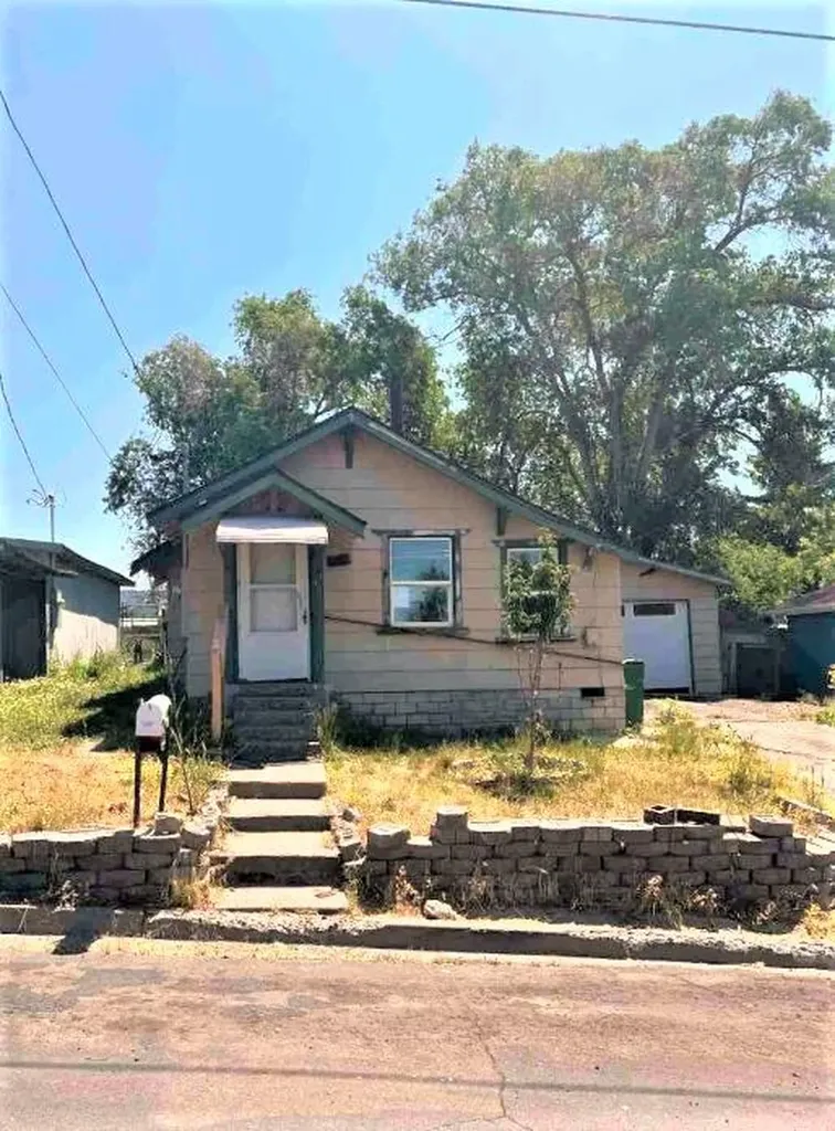 1425 Pleasant Avenue Klamath Falls OR 97601