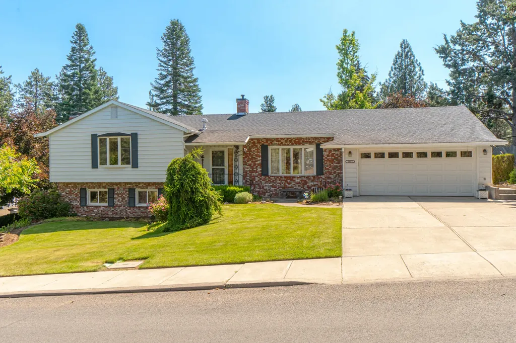 1864 NE 12th Street Bend OR 97701