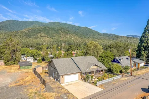 803 Broadway Street Rogue River OR 97537