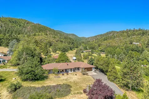 174 Hummingbird Lane Talent OR 97540