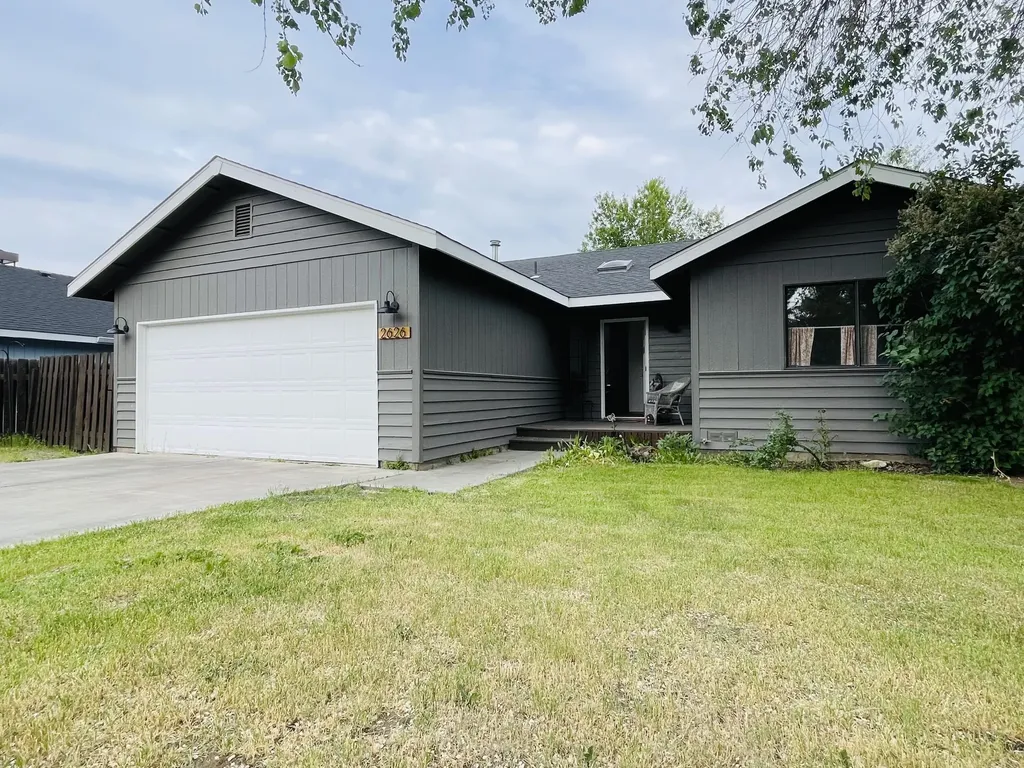 2626 SW Fissure Loop Redmond OR 97756