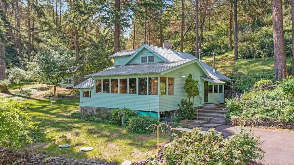 1887 Lakeshore Drive Klamath Falls OR 97601