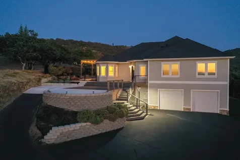 4030 Dry Creek Road Medford OR 97504