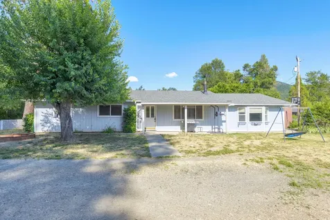 89 Queens Branch Road Rogue River OR 97537