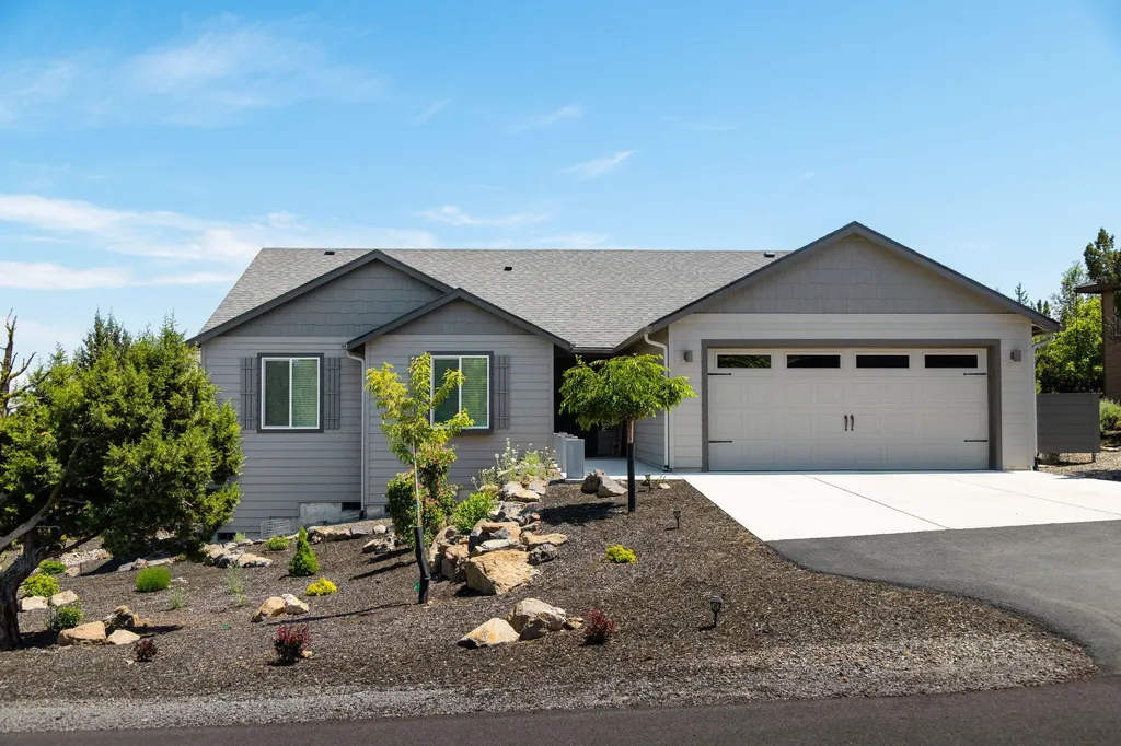 222 Highland Meadow Loop Redmond OR 97756