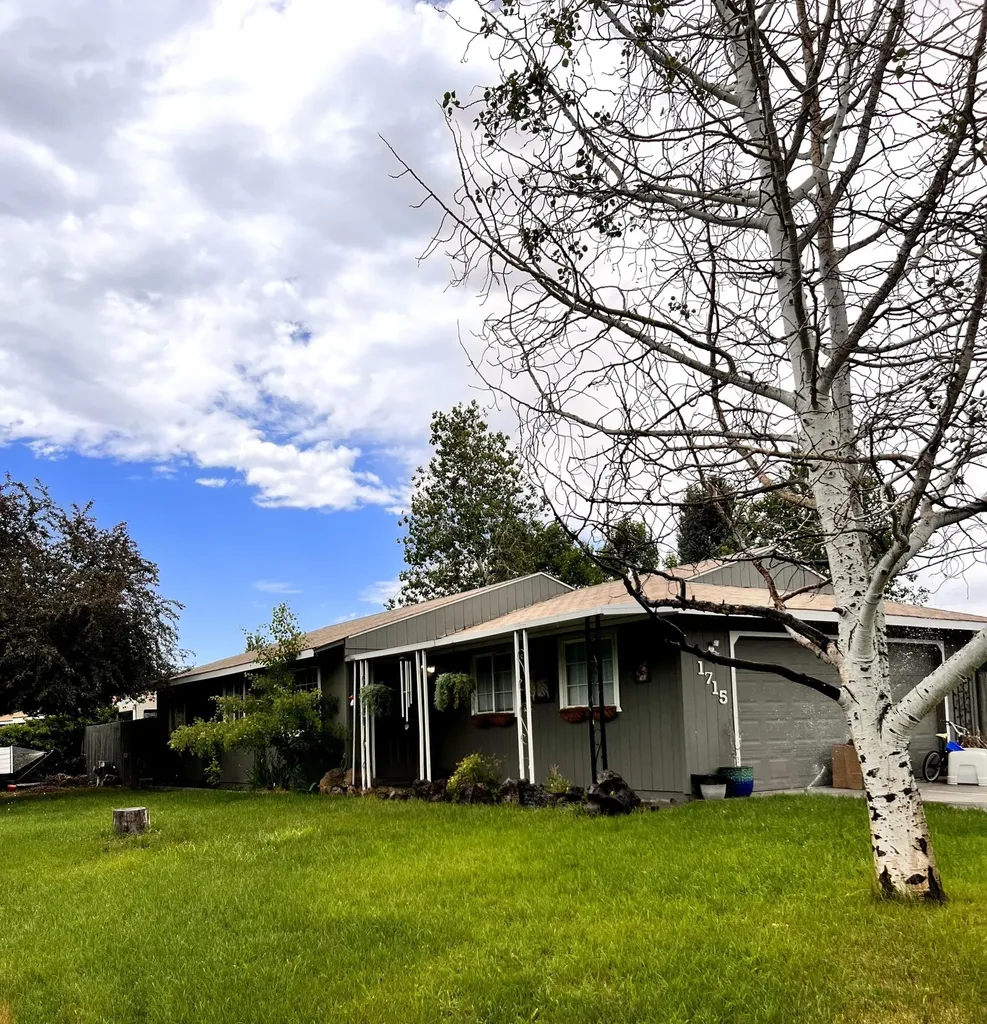 1715 SW 33rd Street Redmond OR 97756