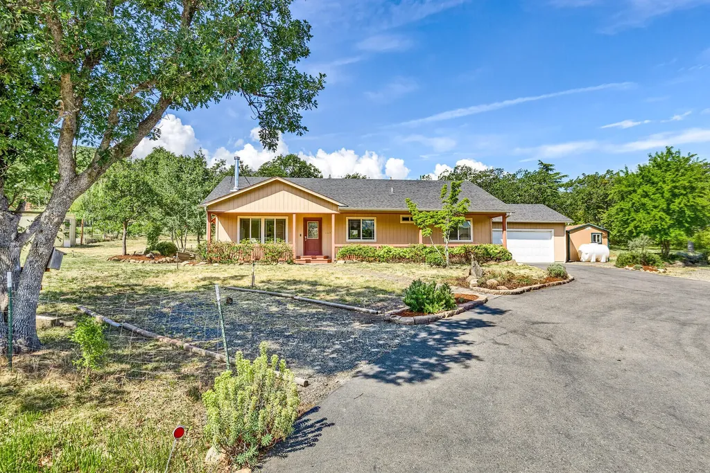 4878 Highway 66 Ashland OR 97520