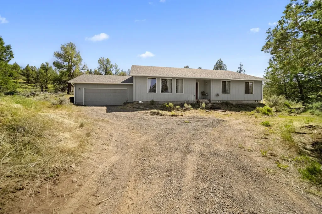 2177 NW 105th Court Redmond OR 97756