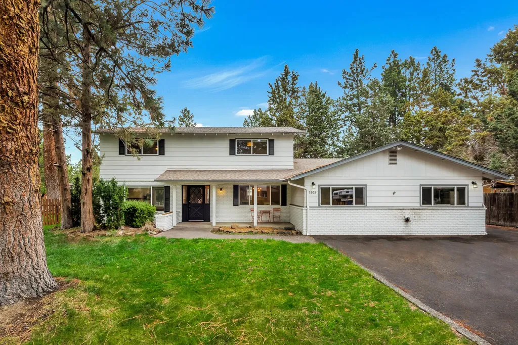 1808 SE Tempest Drive Bend OR 97702