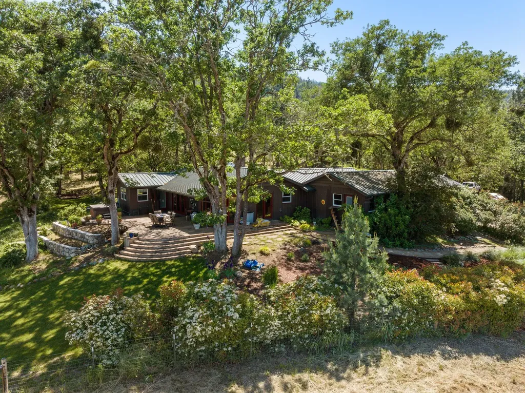 4951 Glen Echo Way Central Point OR 97502