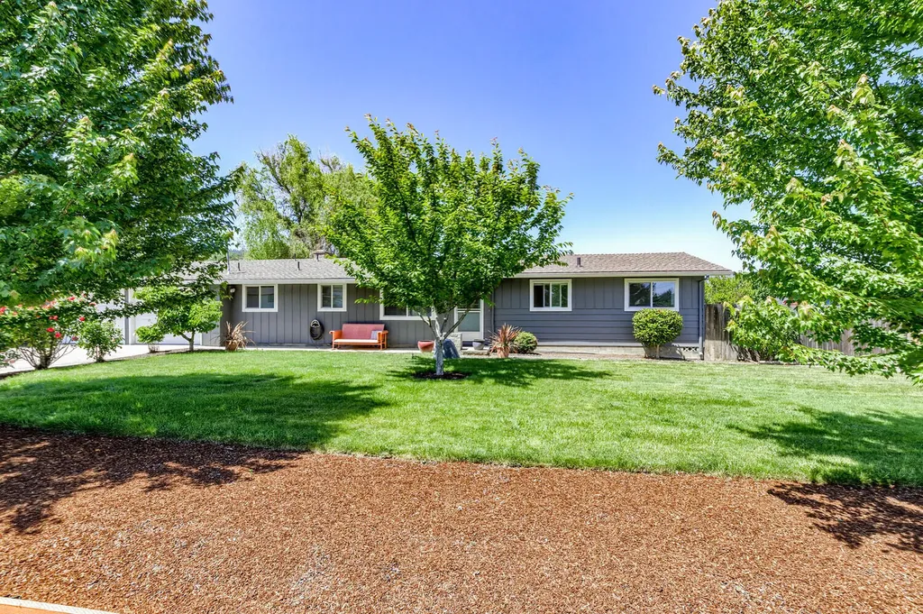 1800 Jasmine Avenue Medford OR 97501