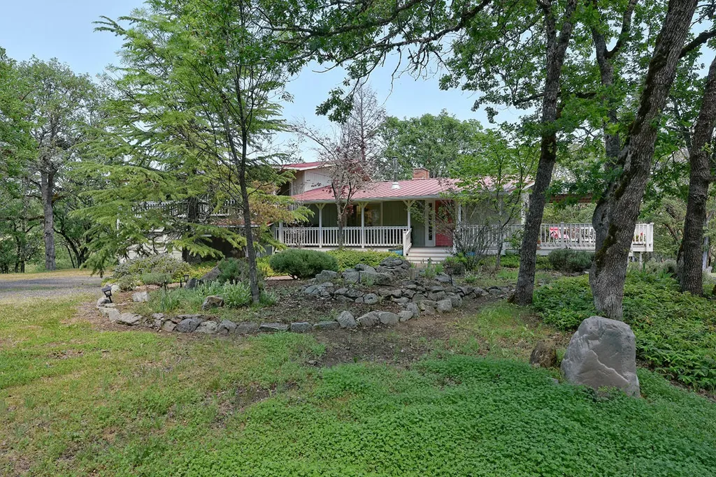 138 Kanaka Flats Road Jacksonville OR 97530