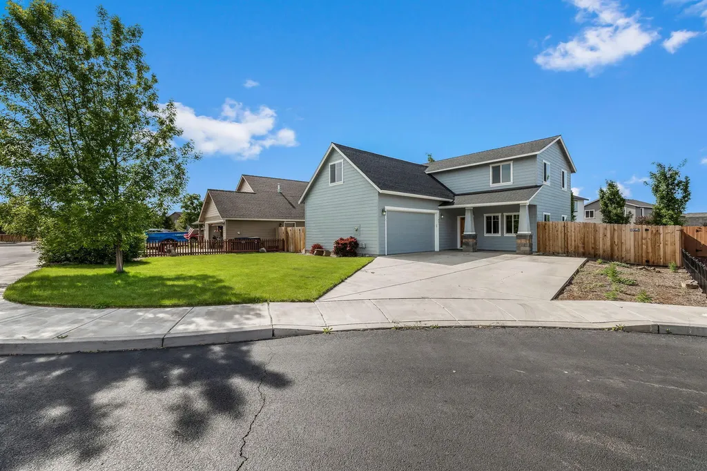 1661 NW Larch Tree Court Redmond OR 97756