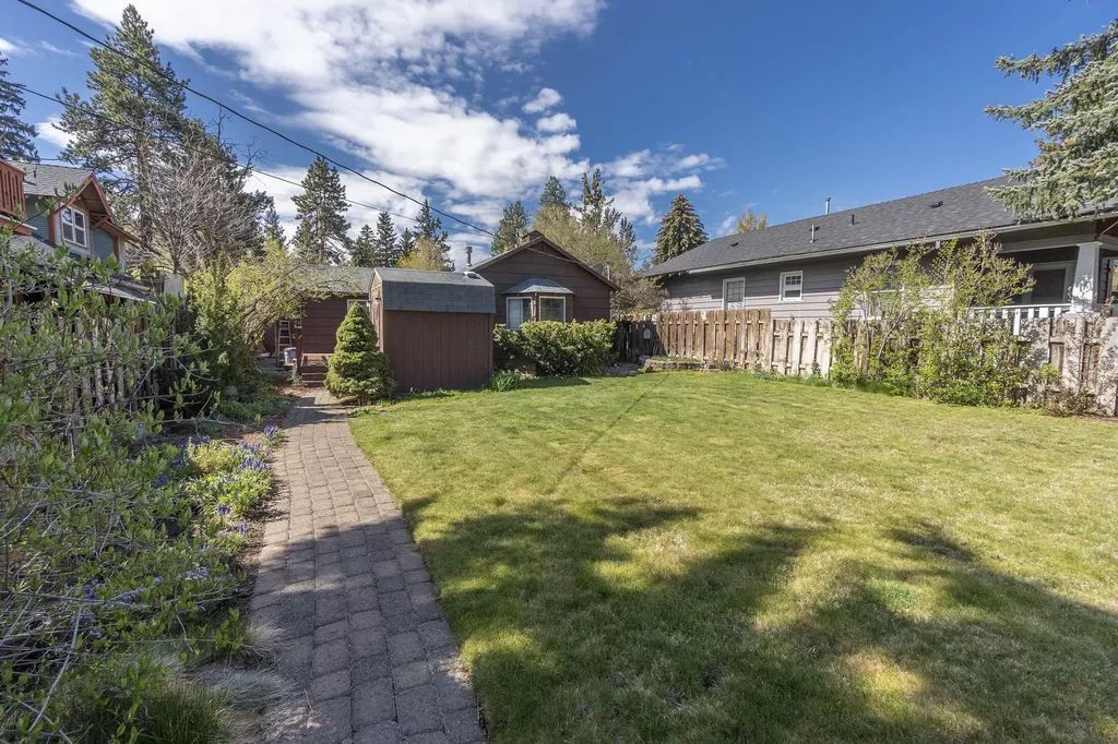 423 NW Newport Avenue Bend OR 97703