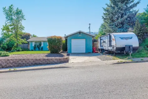 414 Placer Street Rogue River OR 97537