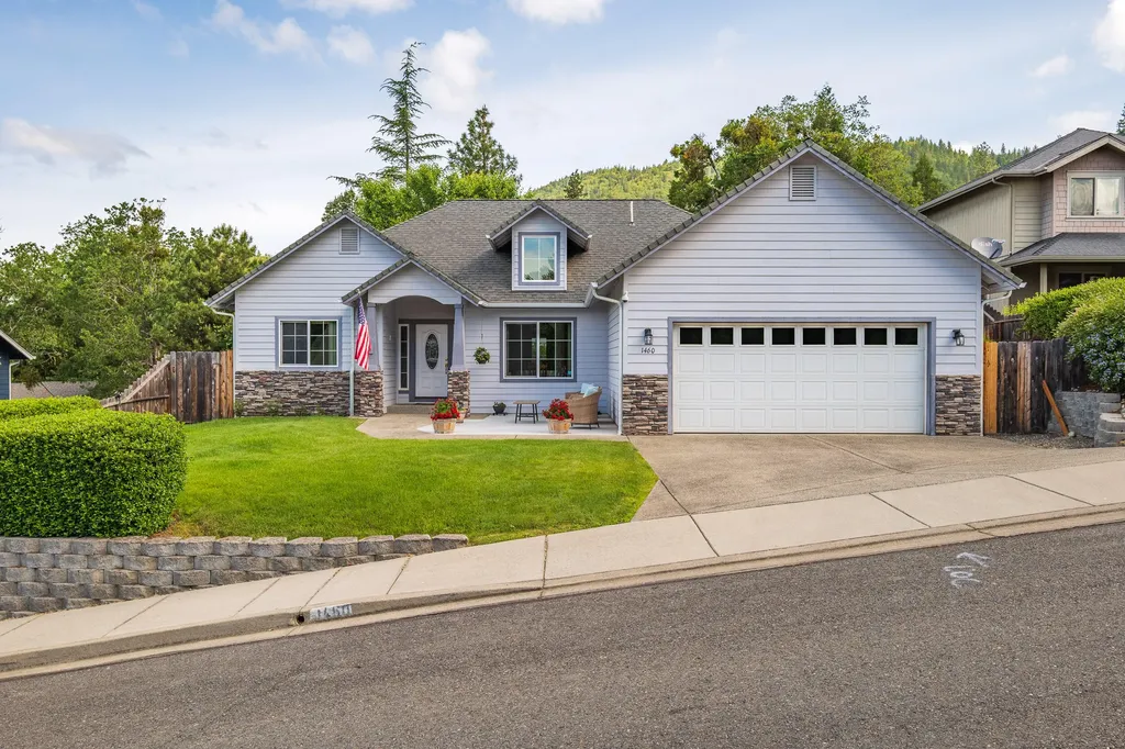 1460 NE Jennifer Way Grants Pass OR 97526