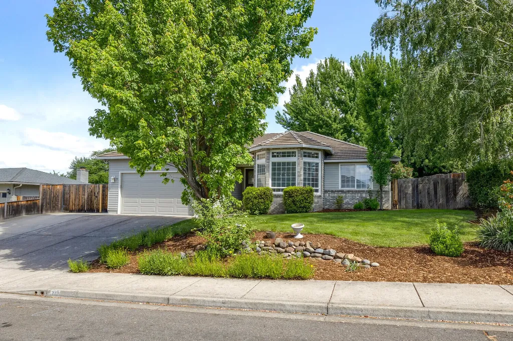 2901 Fredrick Drive Medford OR 97504