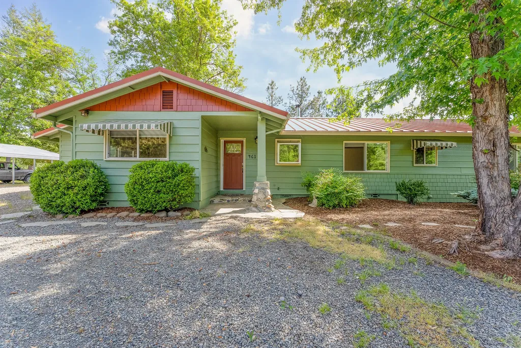 461 Draper Valley Road Selma OR 97538