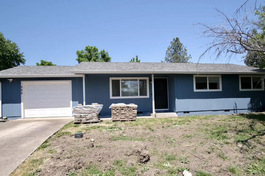 582 Laurel Street Eagle Point OR 97524