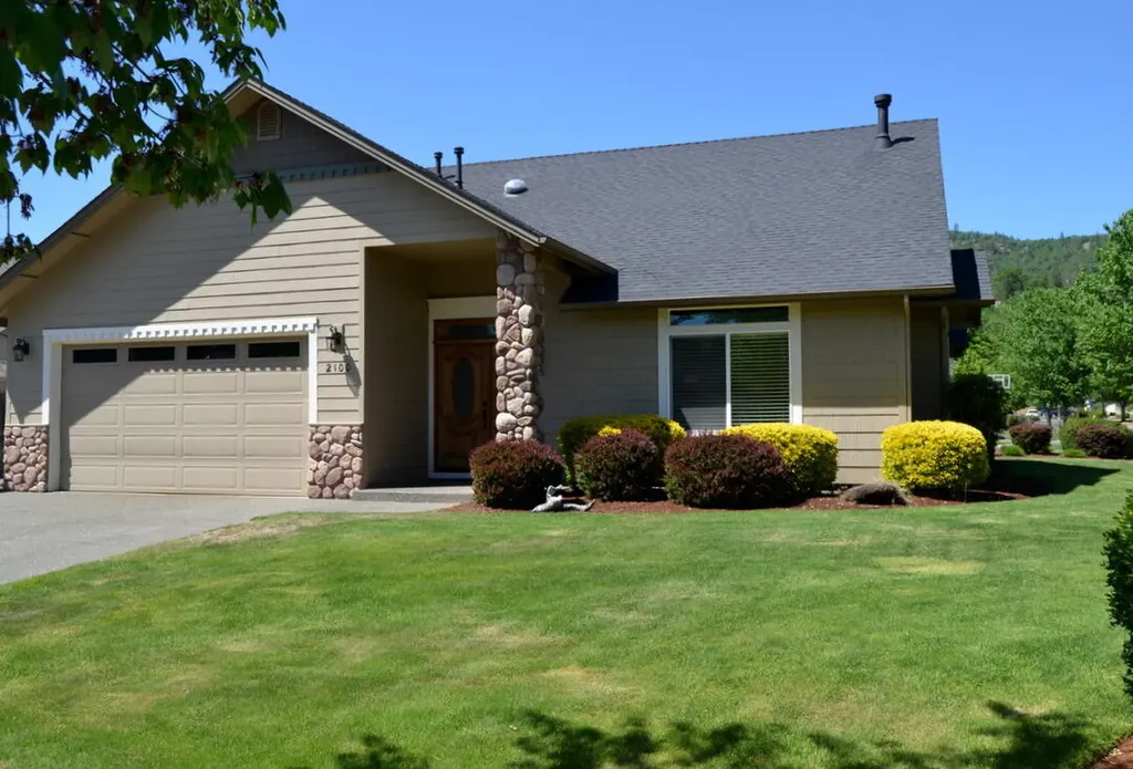 2100 SW Ford Street Grants Pass OR 97526