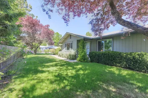 176 NW Blossom Drive Grants Pass OR 97526