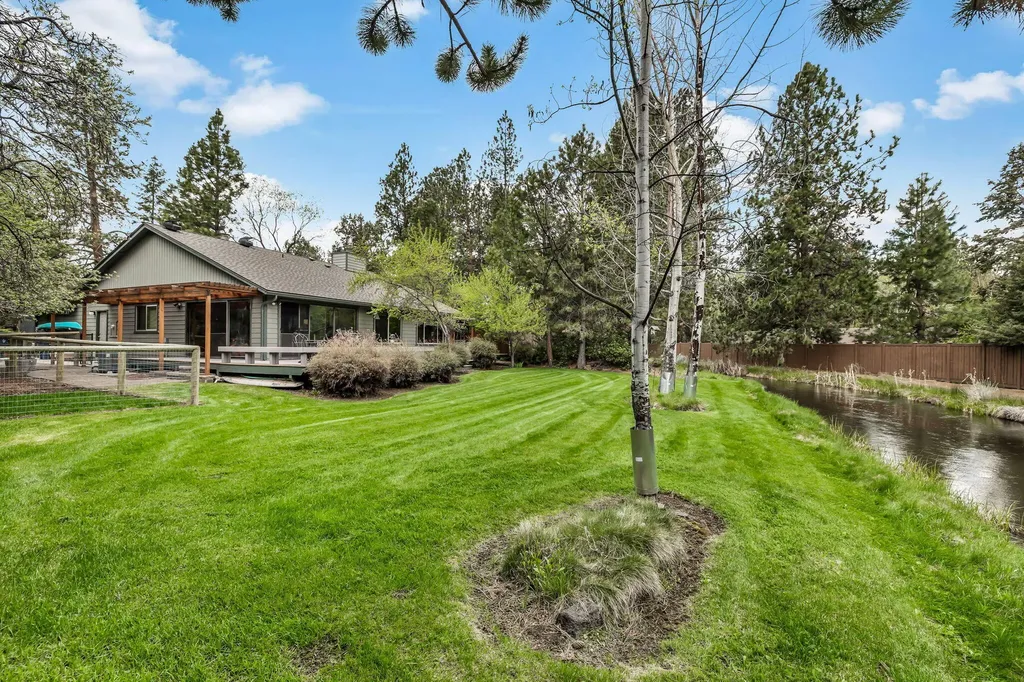 60594 Springtree Court Bend OR 97702