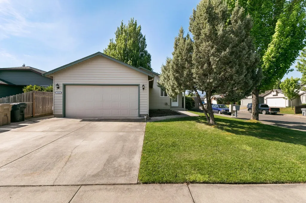 2241 SW Judy Lane Grants Pass OR 97526