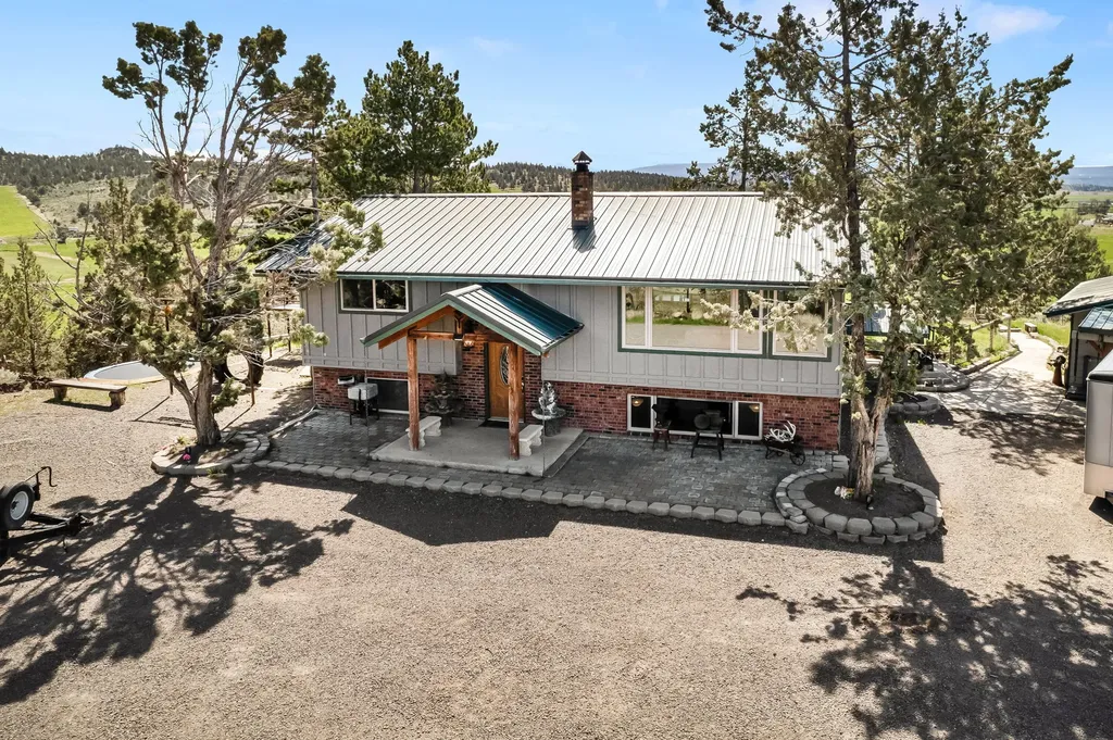 7877 NW Country Loop Prineville OR 97754