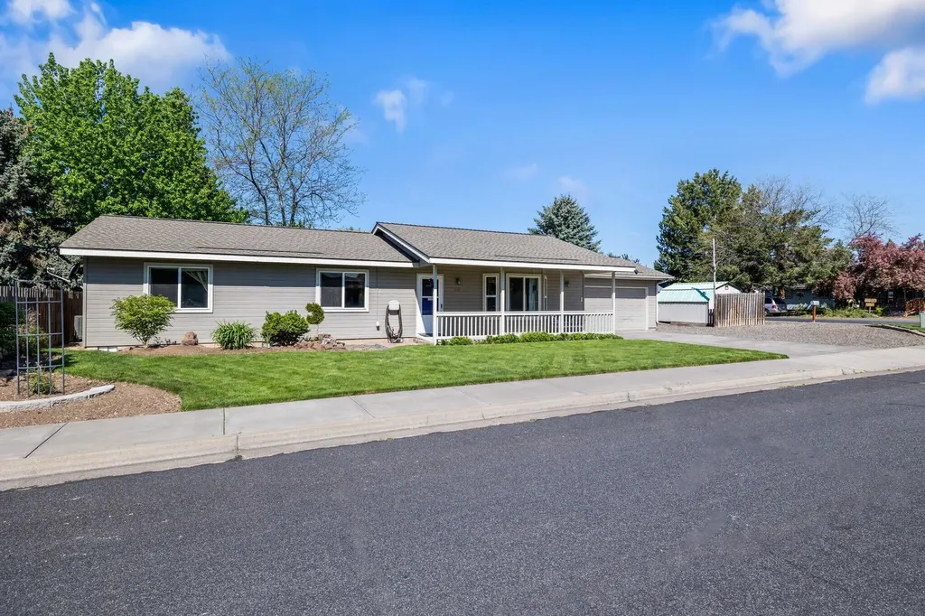 513 SW 25th Street Redmond OR 97756