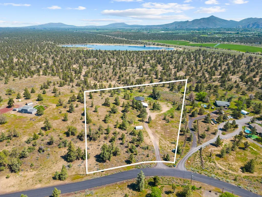 4949 NW Homestead Way Redmond OR 97756