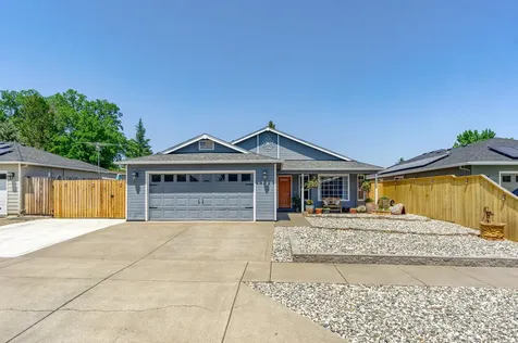 1720 Fiona Lane Medford OR 97501