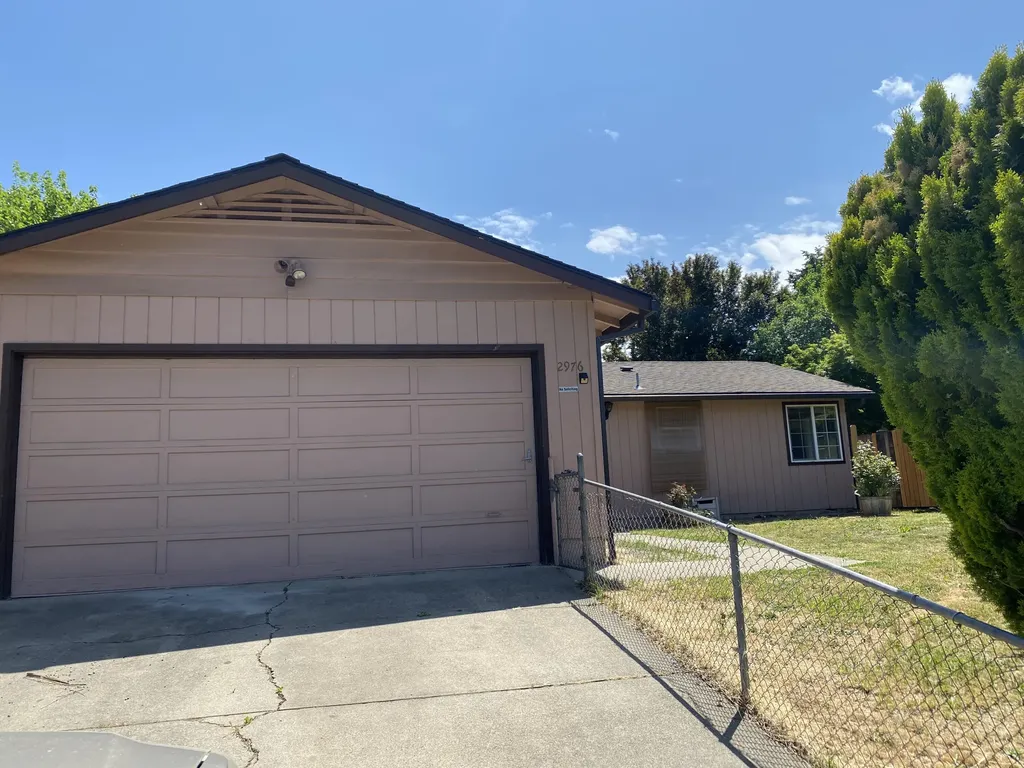 2976 Far West Avenue Medford OR 97501