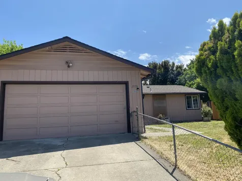 2976 Far West Avenue Medford OR 97501