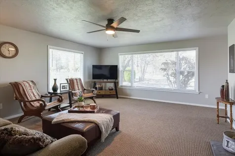 270 NW 19th Street Redmond OR 97756