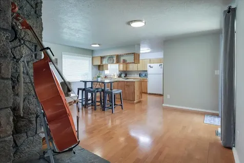 270 NW 19th Street Redmond OR 97756