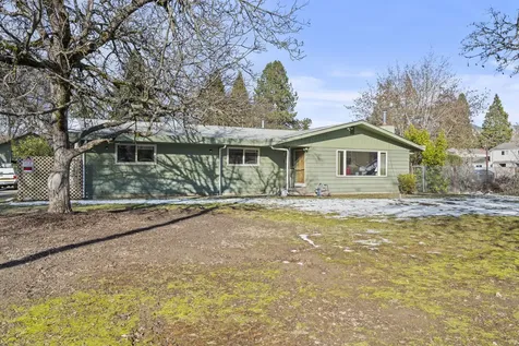240 SW Rogue River Avenue Grants Pass OR 97526