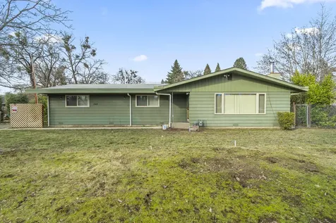 240 SW Rogue River Avenue Grants Pass OR 97526