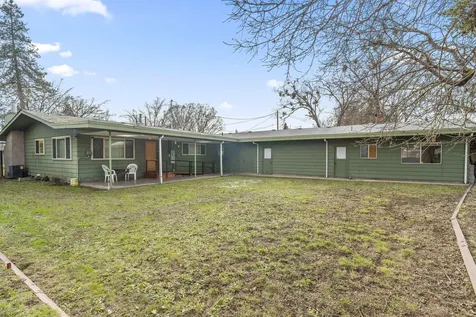 240 SW Rogue River Avenue Grants Pass OR 97526