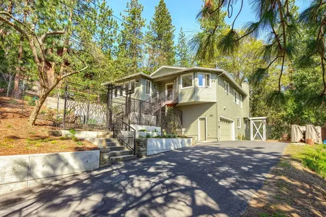 225 Nutley Street Ashland OR 97520