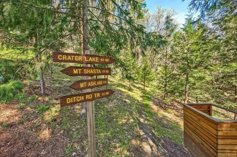 225 Nutley Street Ashland OR 97520